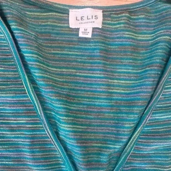 Le Lis Bodysuit NWOT size M. Super cute teal pattern ๐๐ - Picture 2 of 3
